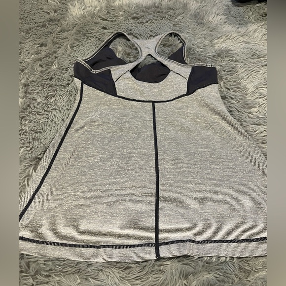 Lululemon sports bra - Picture 2 of 4